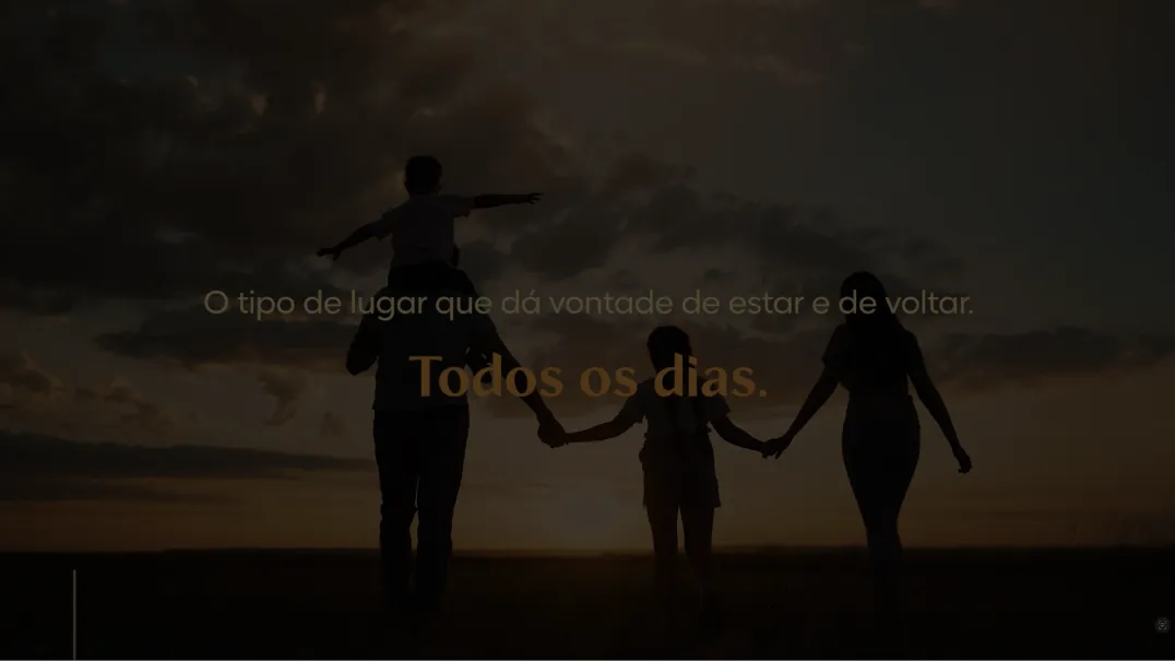 Uma familha de mãos dadas